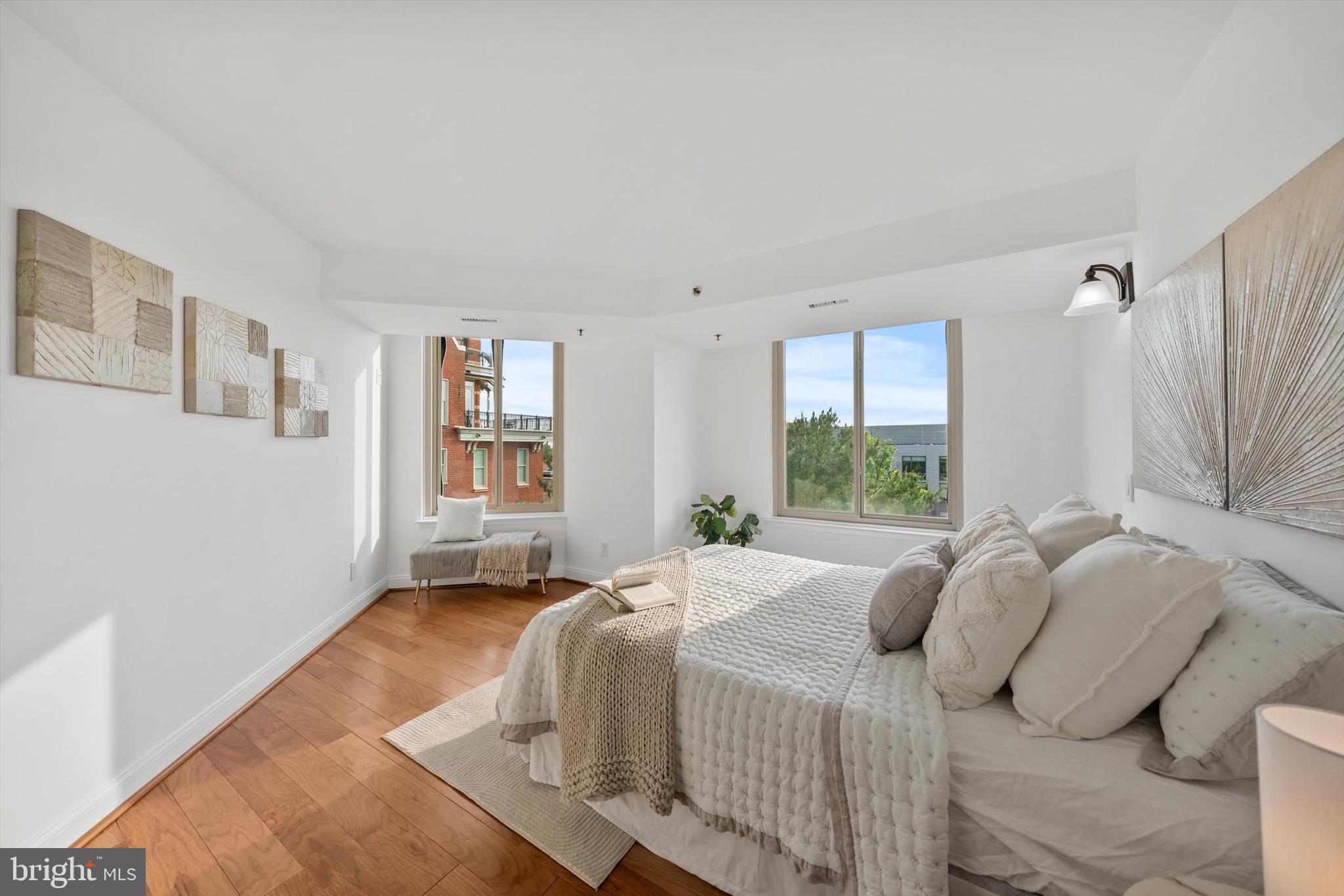 7500 Woodmont Ave #S922