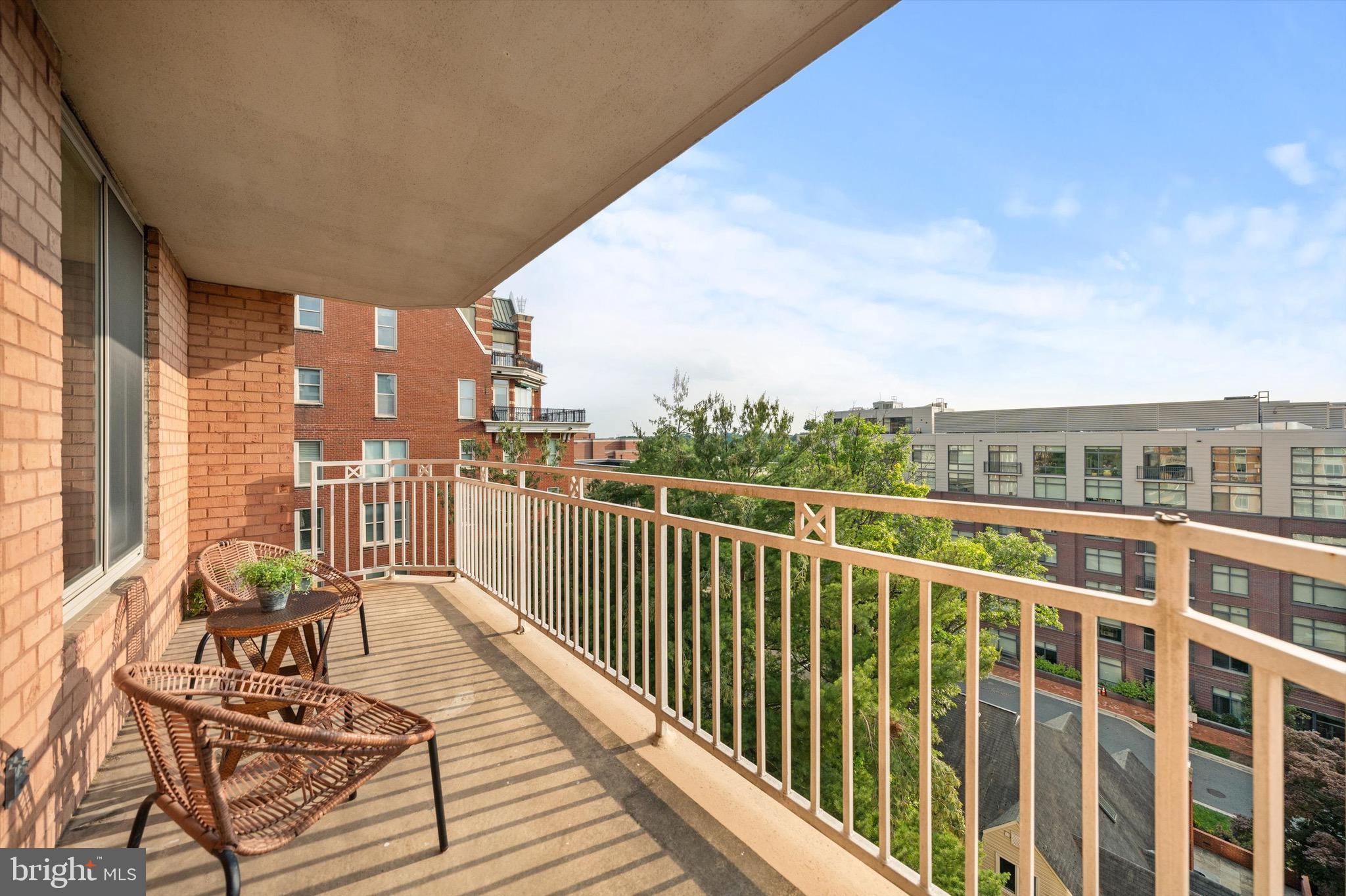 7500 Woodmont Ave #S922