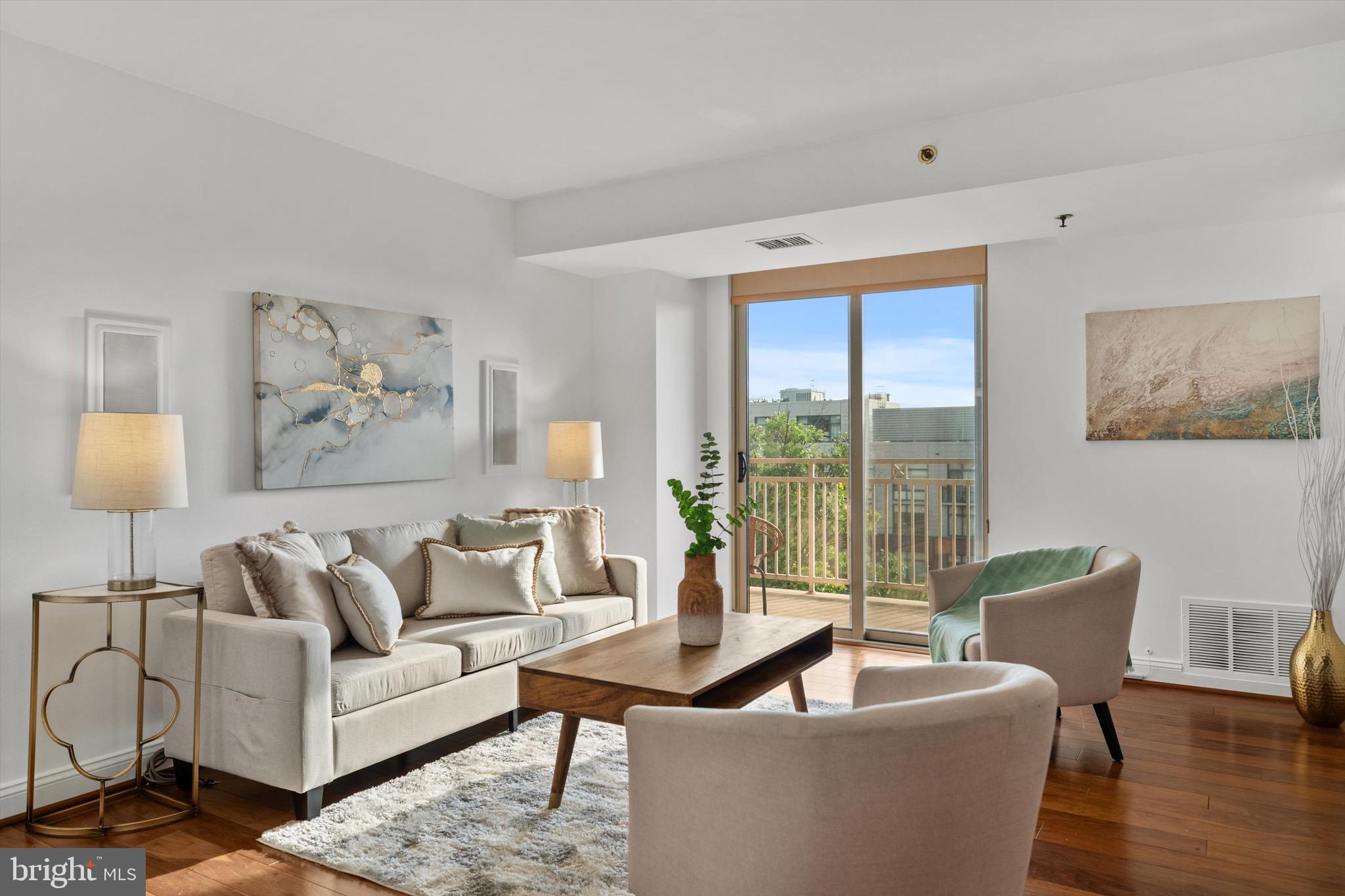 7500 Woodmont Ave #S922