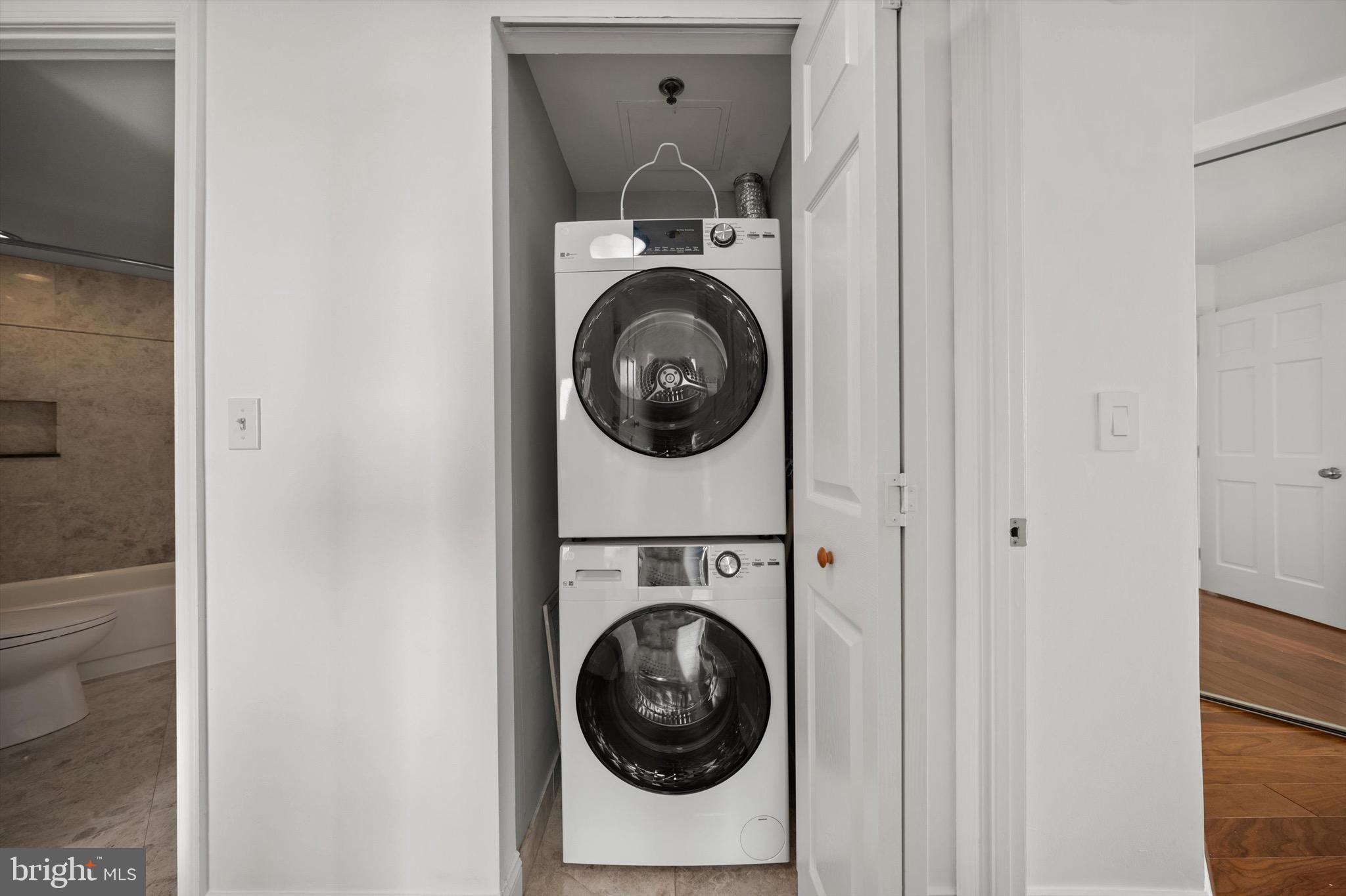 7500 Woodmont Ave #S922