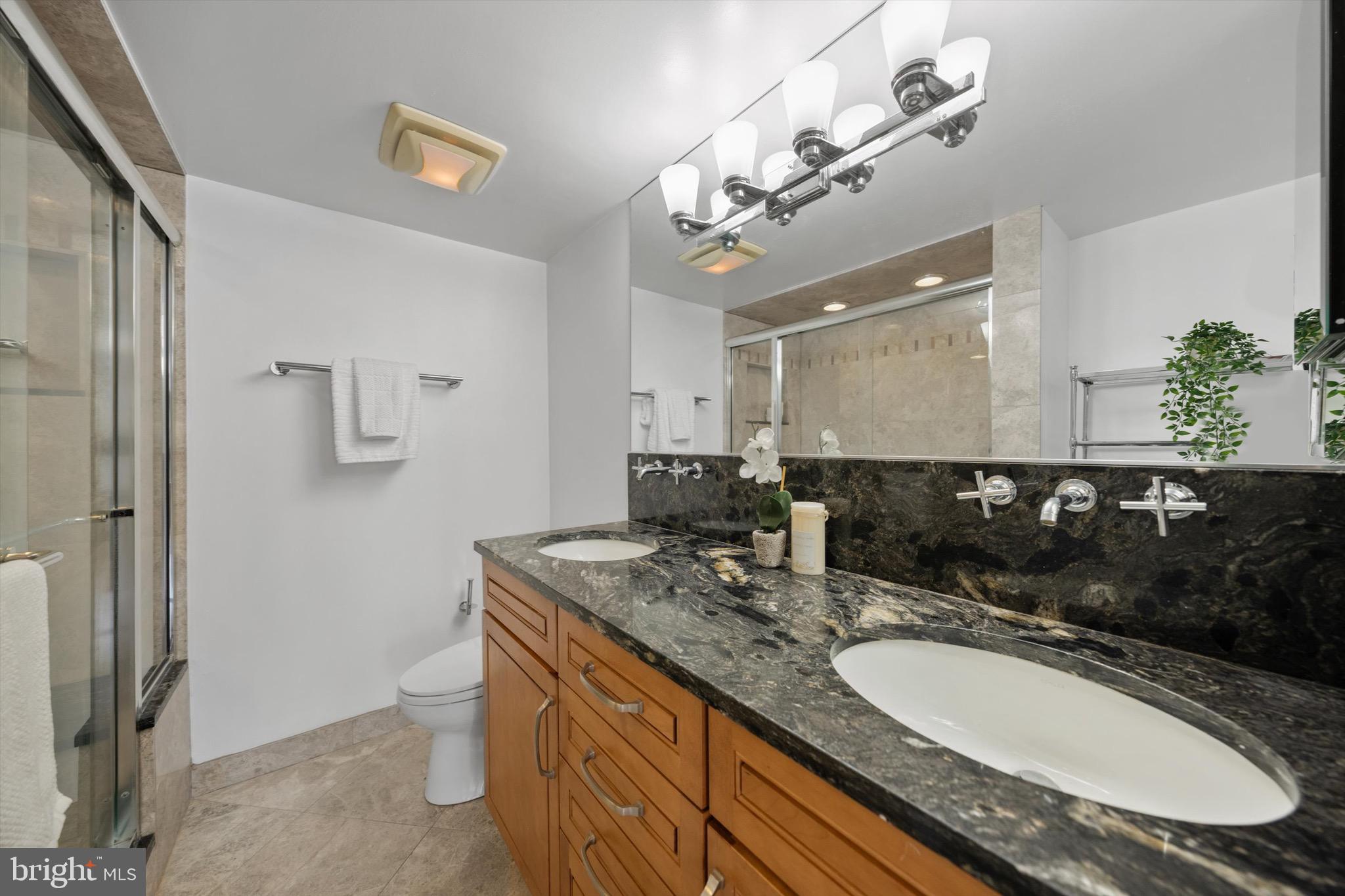 7500 Woodmont Ave #S922