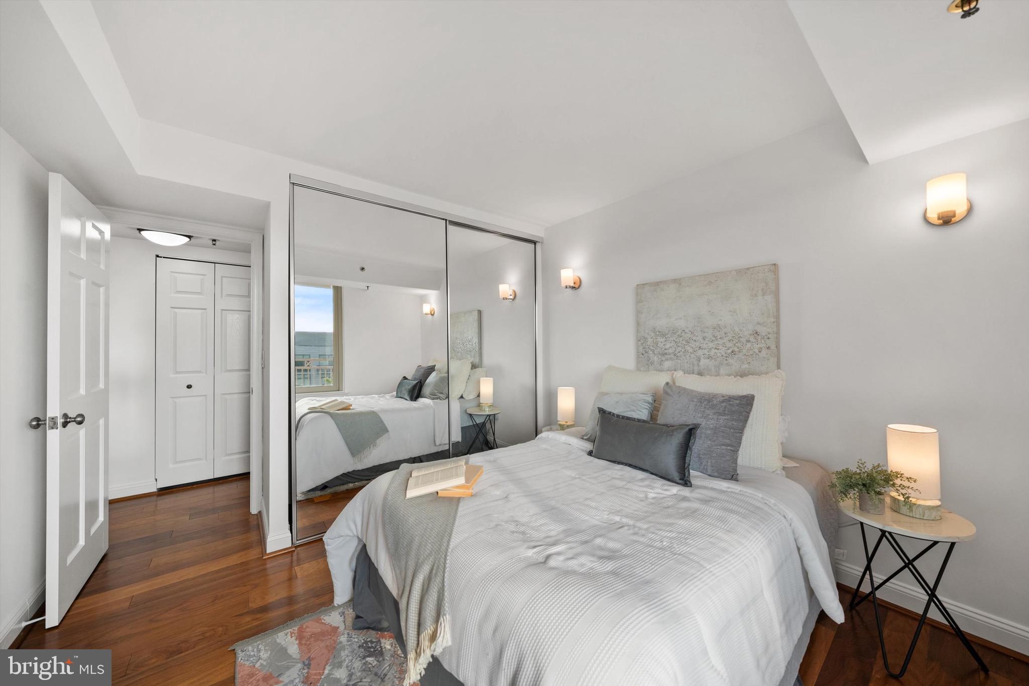 7500 Woodmont Ave #S922