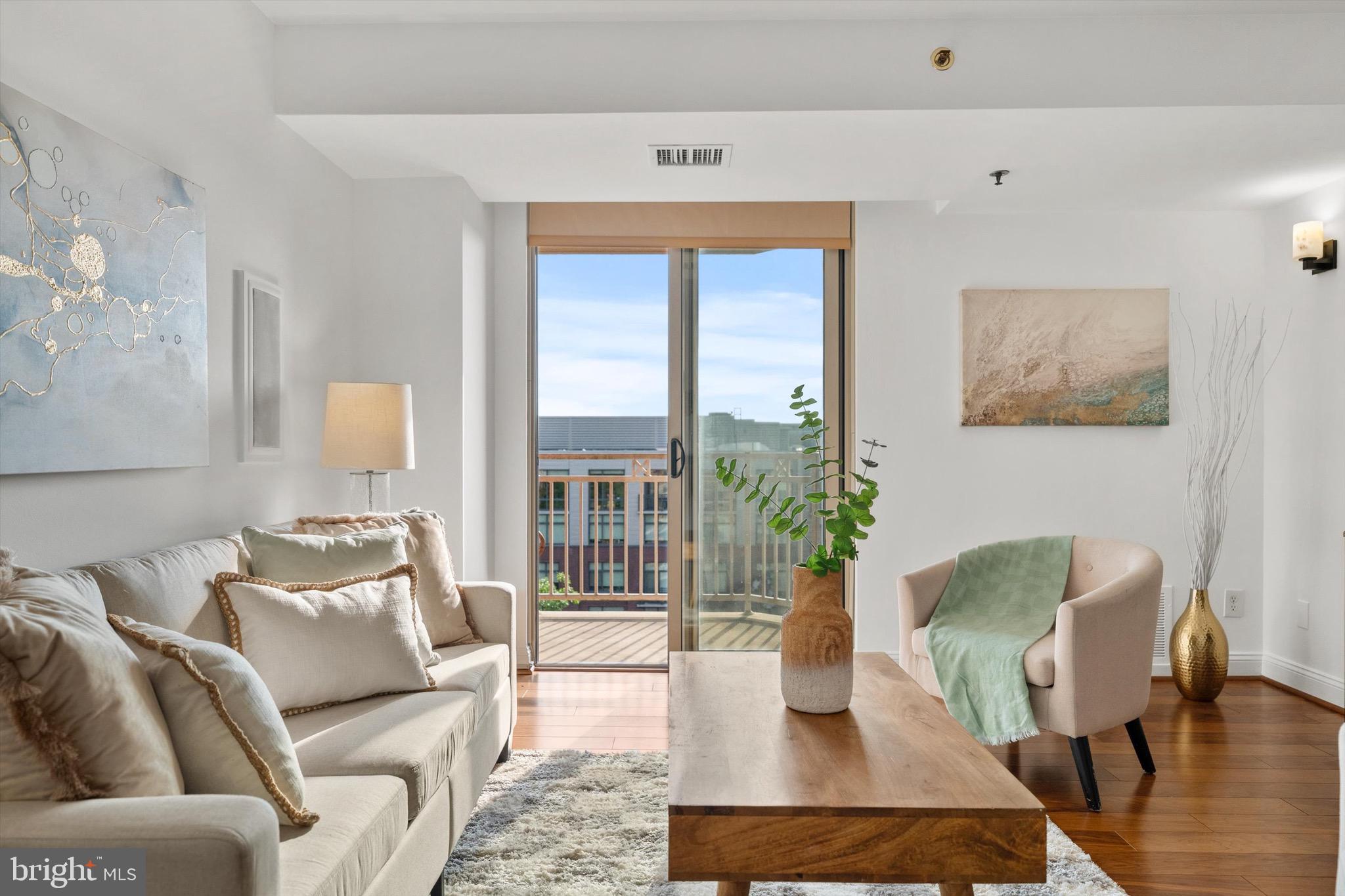 7500 Woodmont Ave #S922