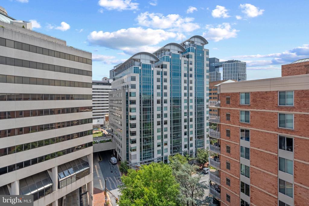7500 Woodmont Ave #S1215