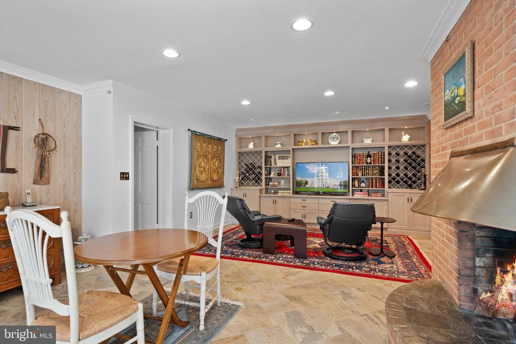 8601 FENWAY DRIVE