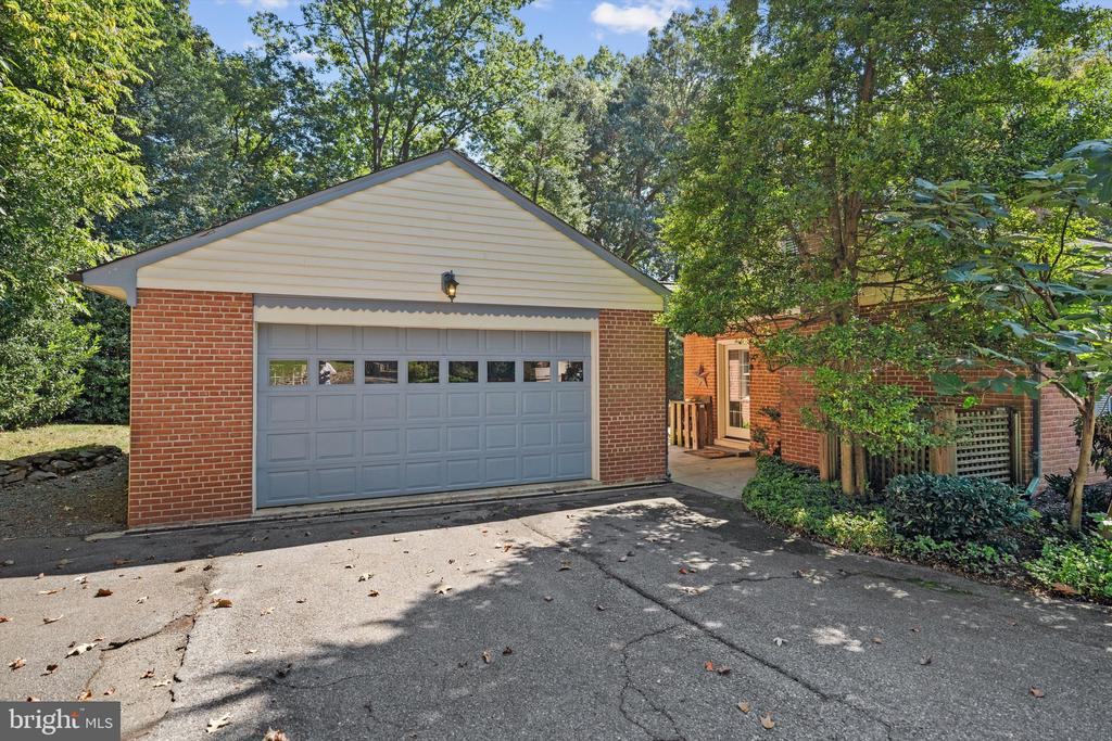 8601 FENWAY DRIVE