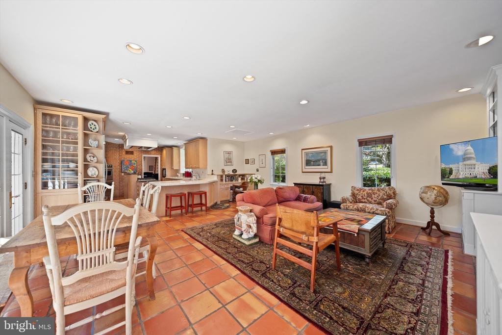 8601 FENWAY DRIVE