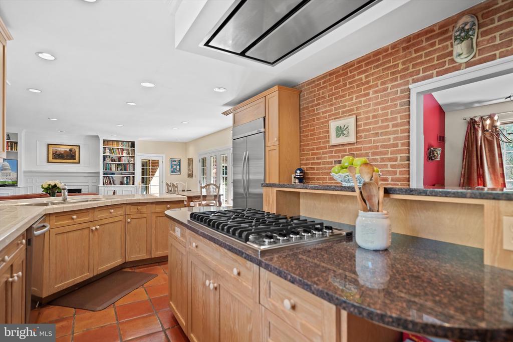 8601 FENWAY DRIVE