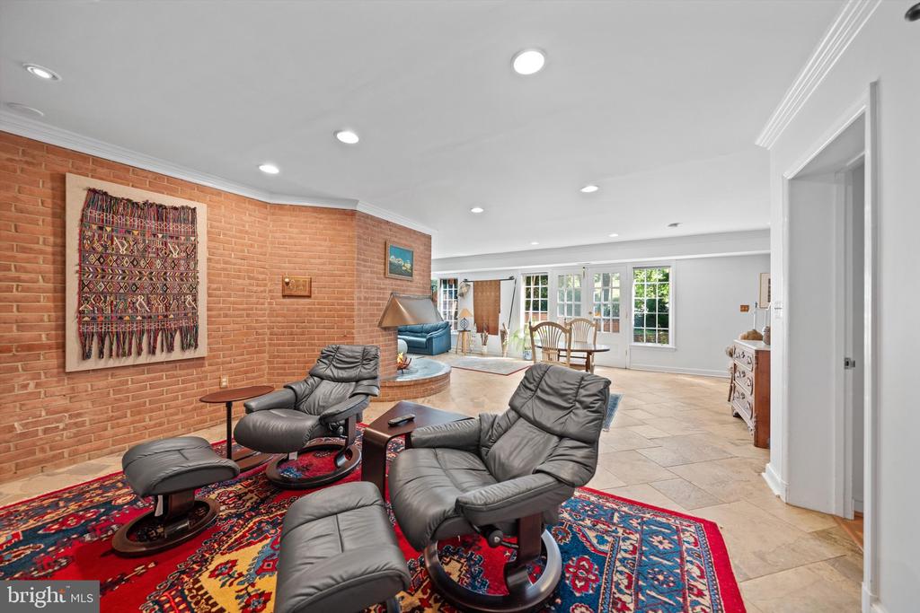 8601 FENWAY DRIVE