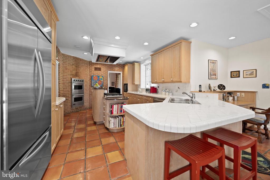 8601 FENWAY DRIVE