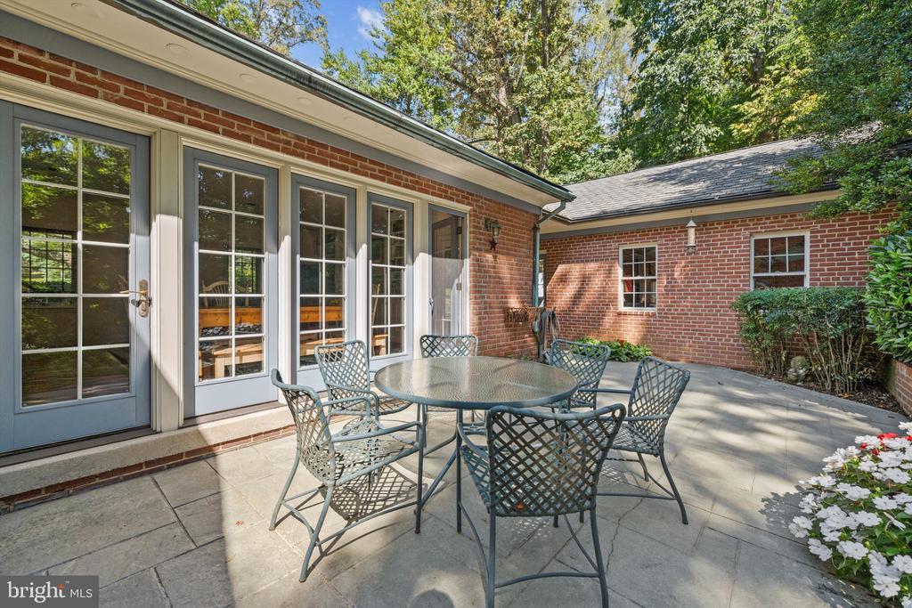 8601 FENWAY DRIVE