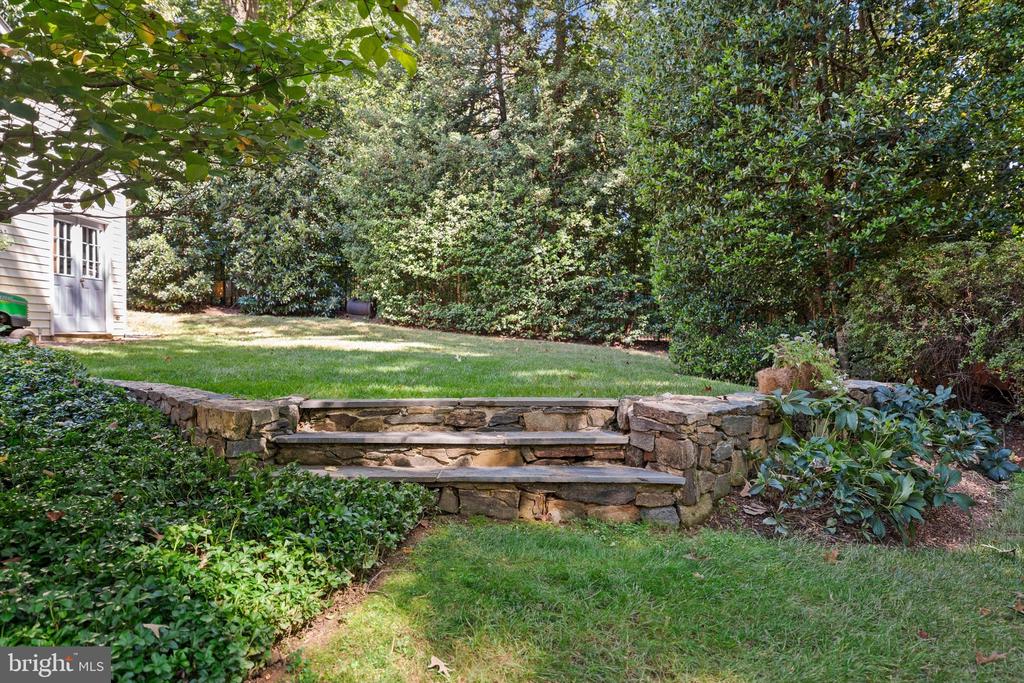 8601 FENWAY DRIVE