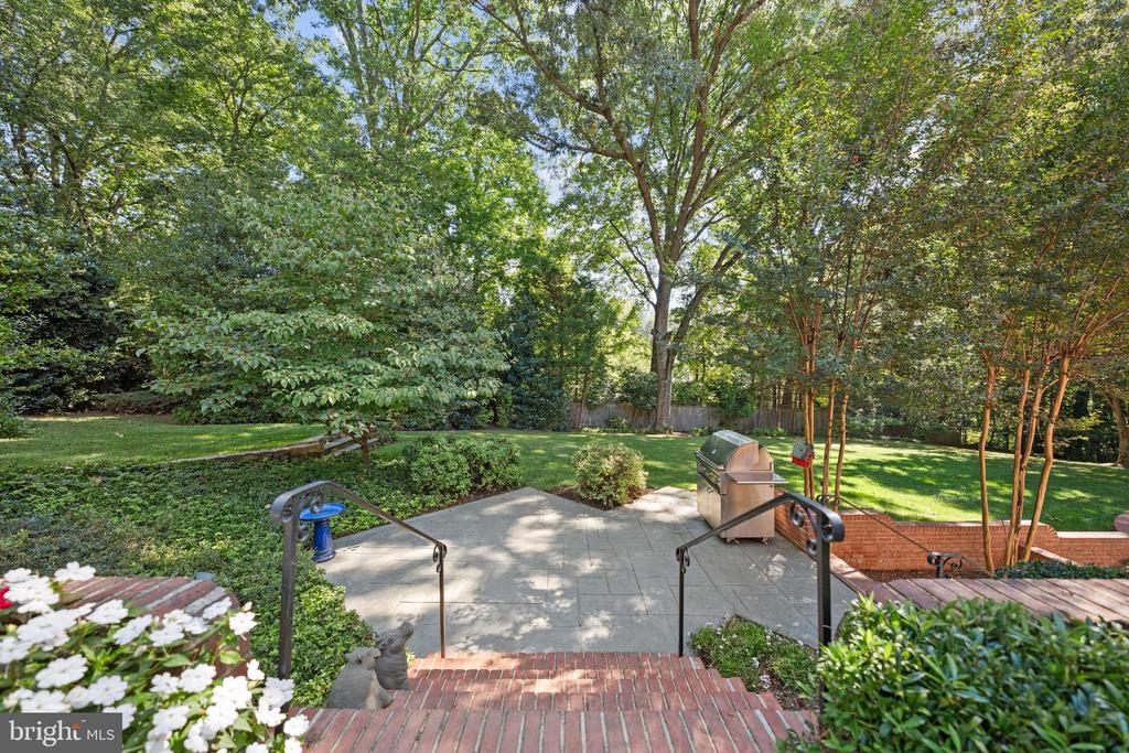 8601 FENWAY DRIVE