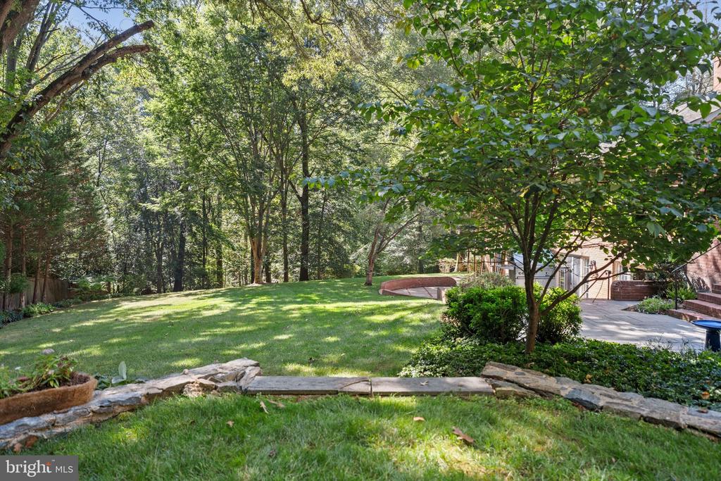 8601 FENWAY DRIVE