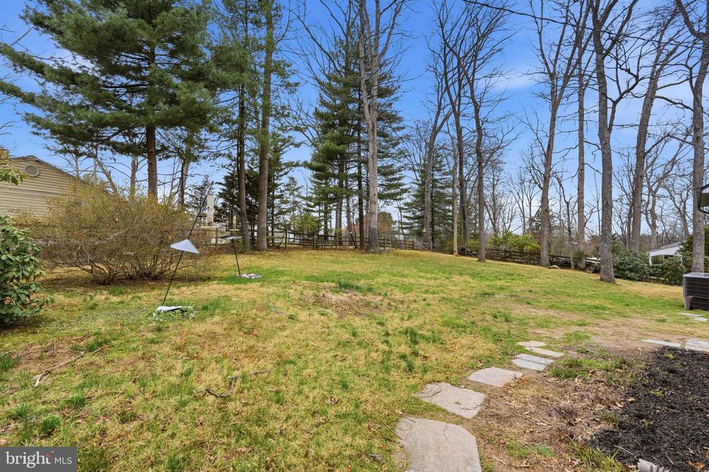 115 LILLIAN LANE