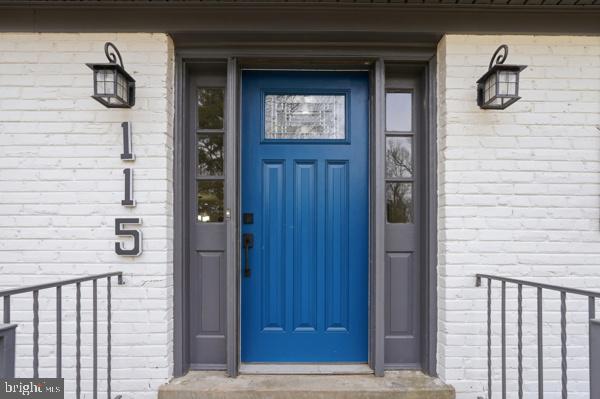 115 LILLIAN LANE