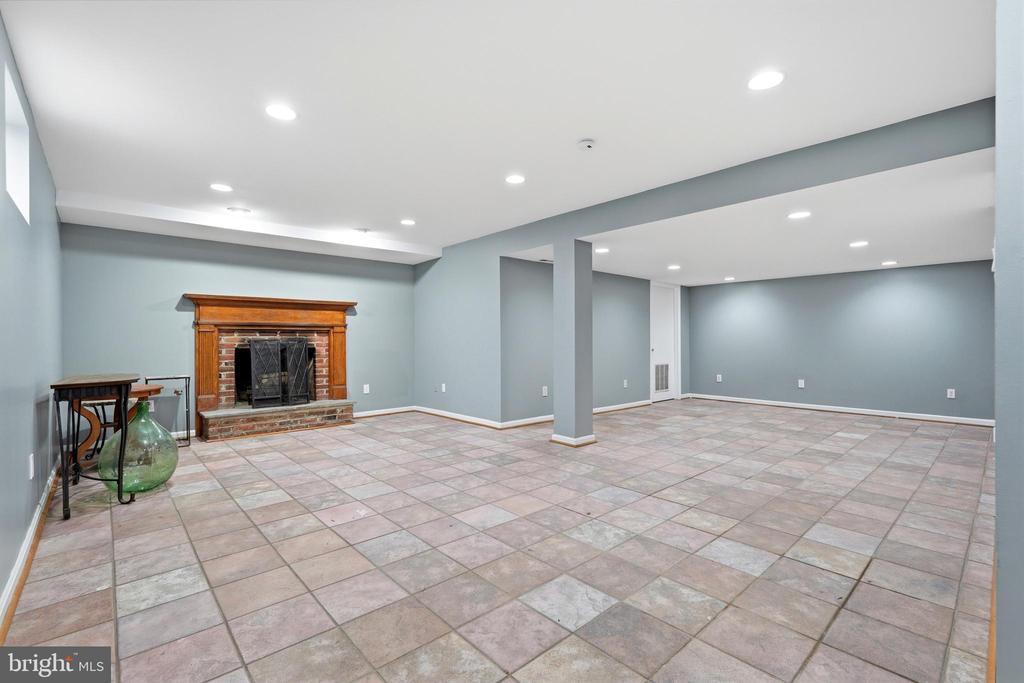 115 LILLIAN LANE
