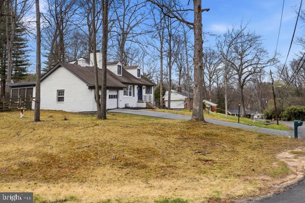 115 LILLIAN LANE