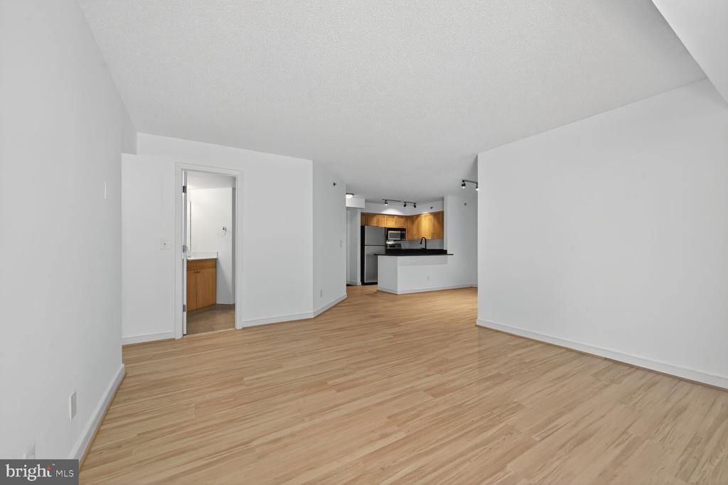7500 WOODMONT AVENUE S901