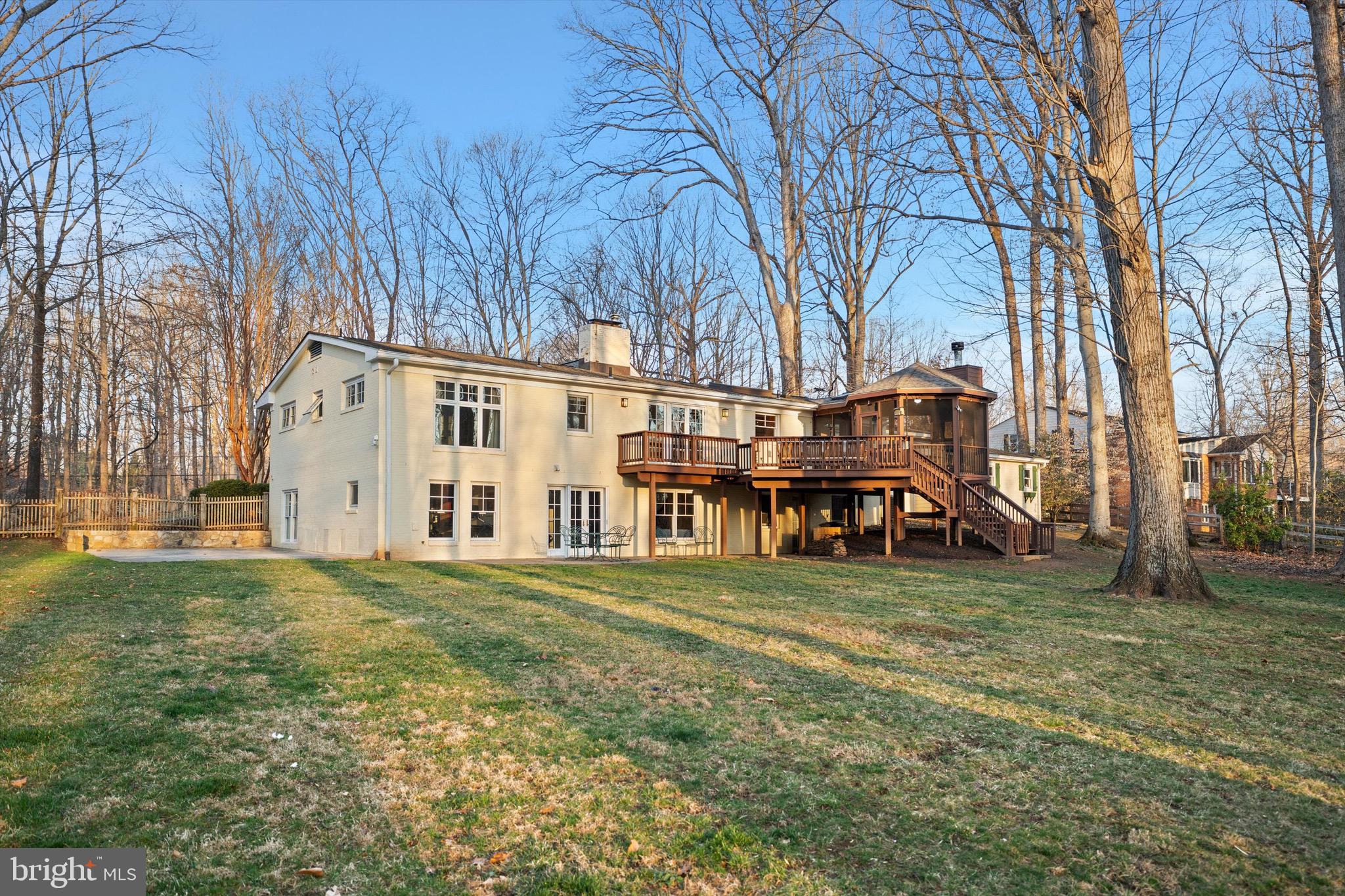 8505 HORSESHOE LANE