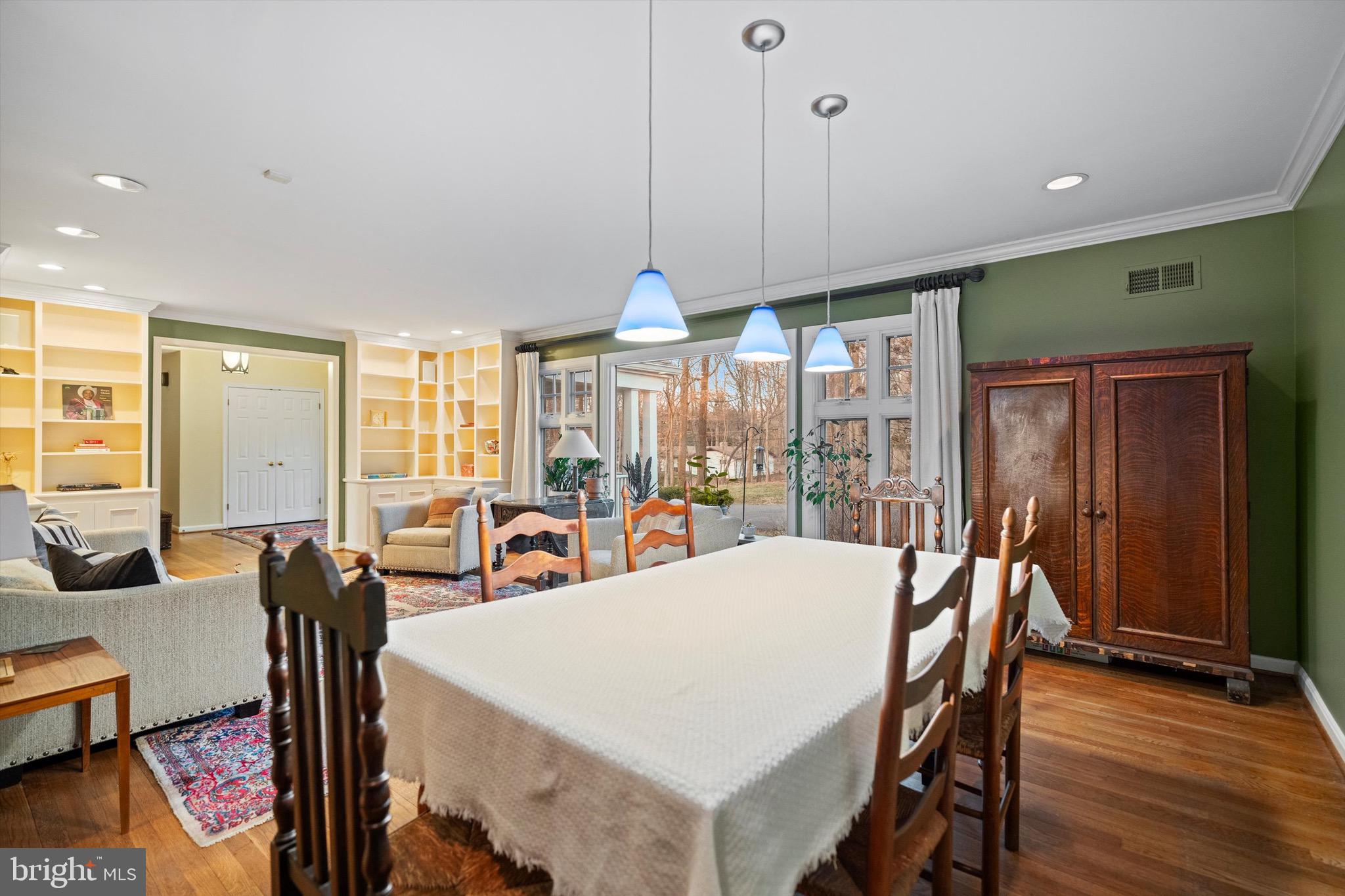 8505 HORSESHOE LANE
