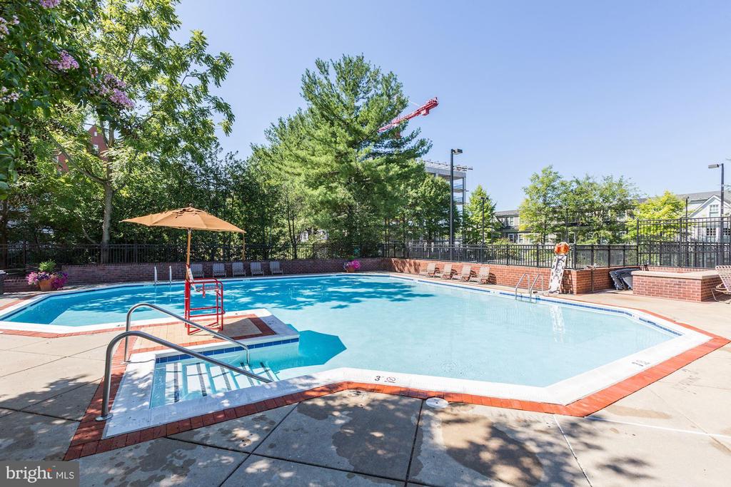 7500 WOODMONT AVENUE S610