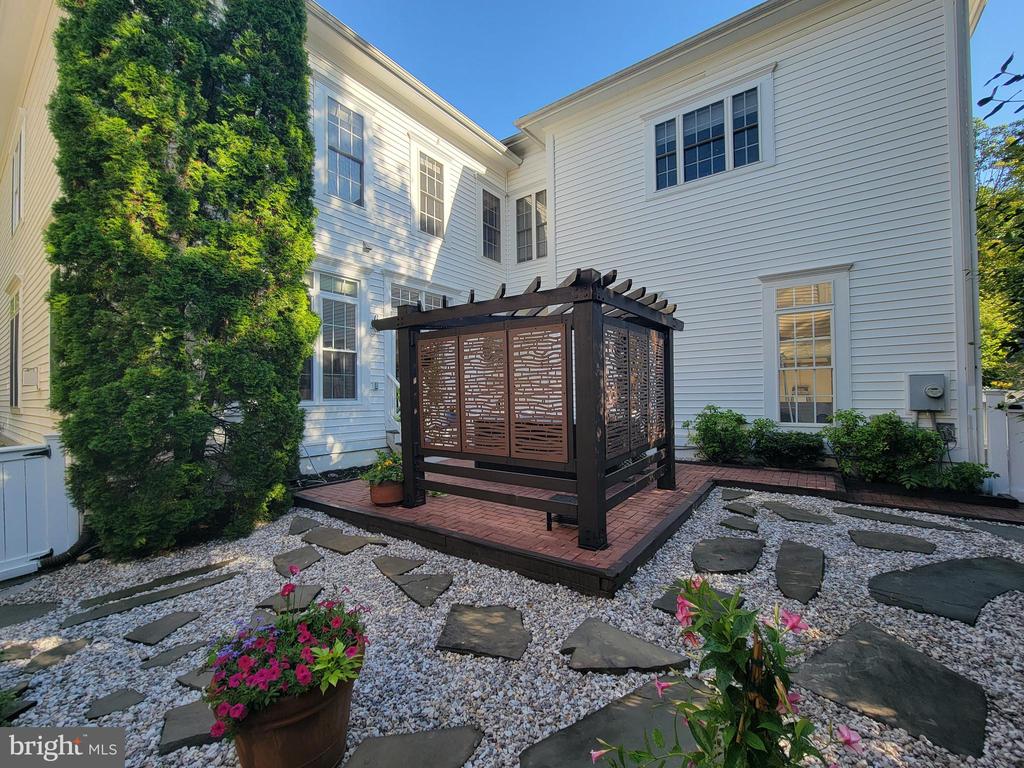 217 WATKINS CIRCLE