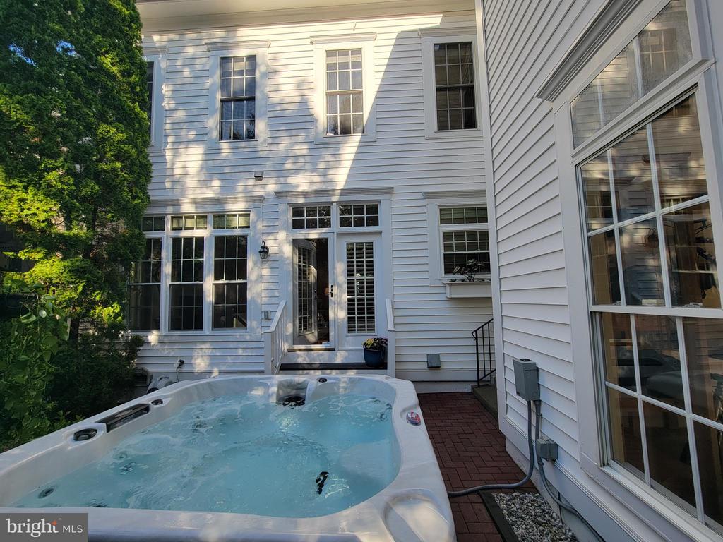 217 WATKINS CIRCLE