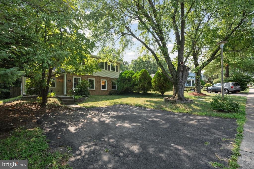 216 N Lincoln Ave