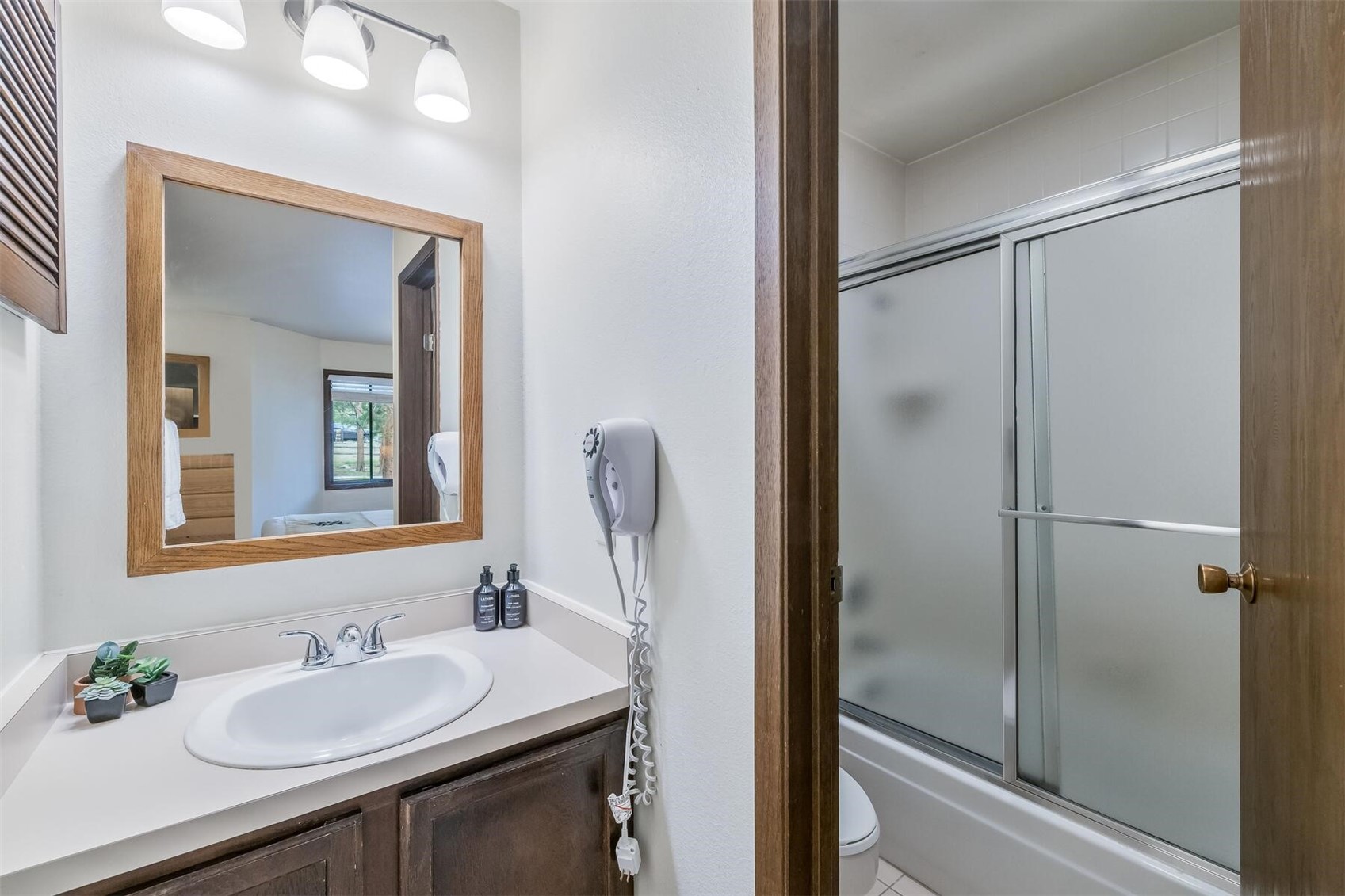 100 Wild Irishman ROAD 1103