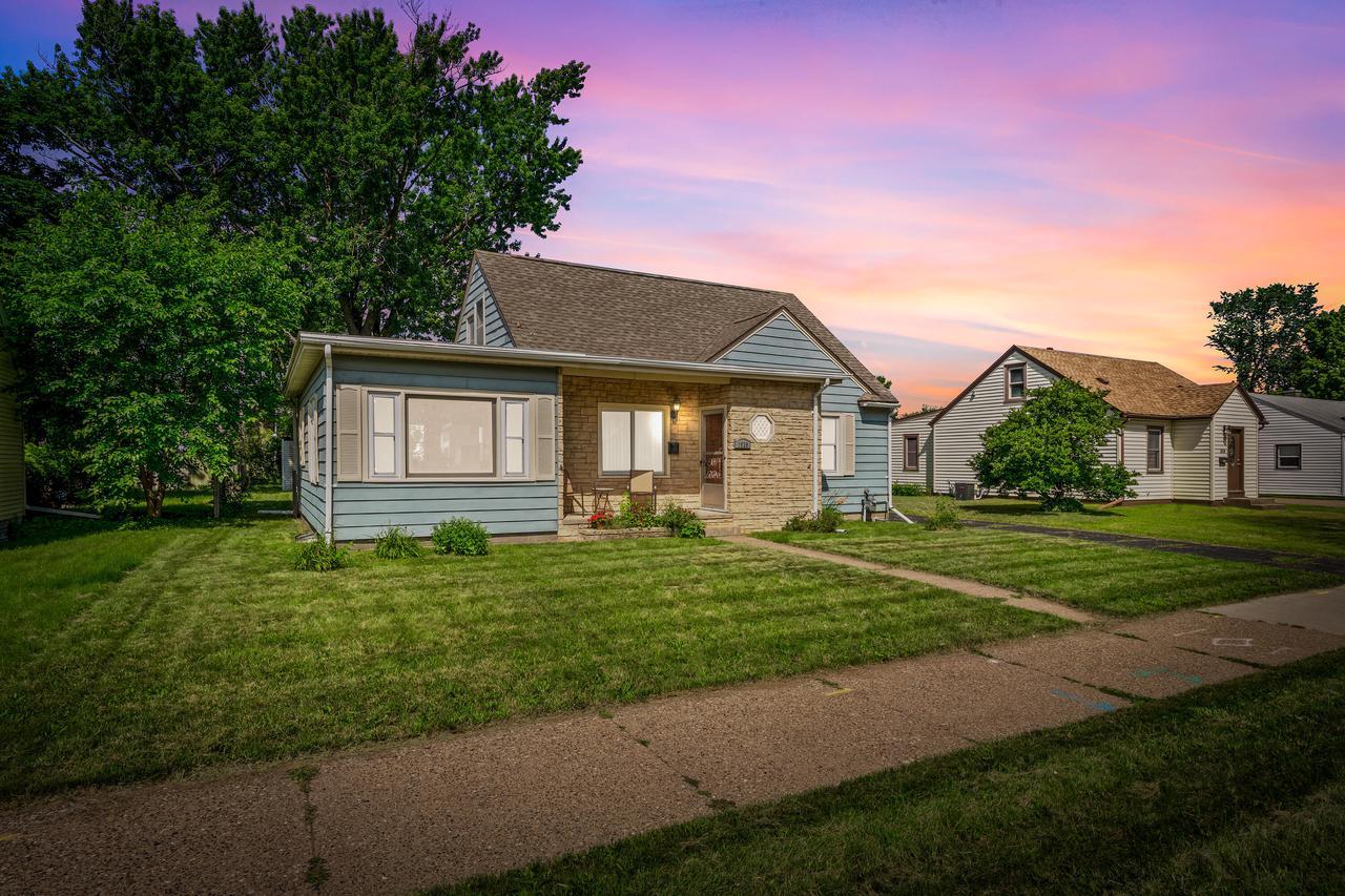 1920 Losey BOULEVARD SOUTH South