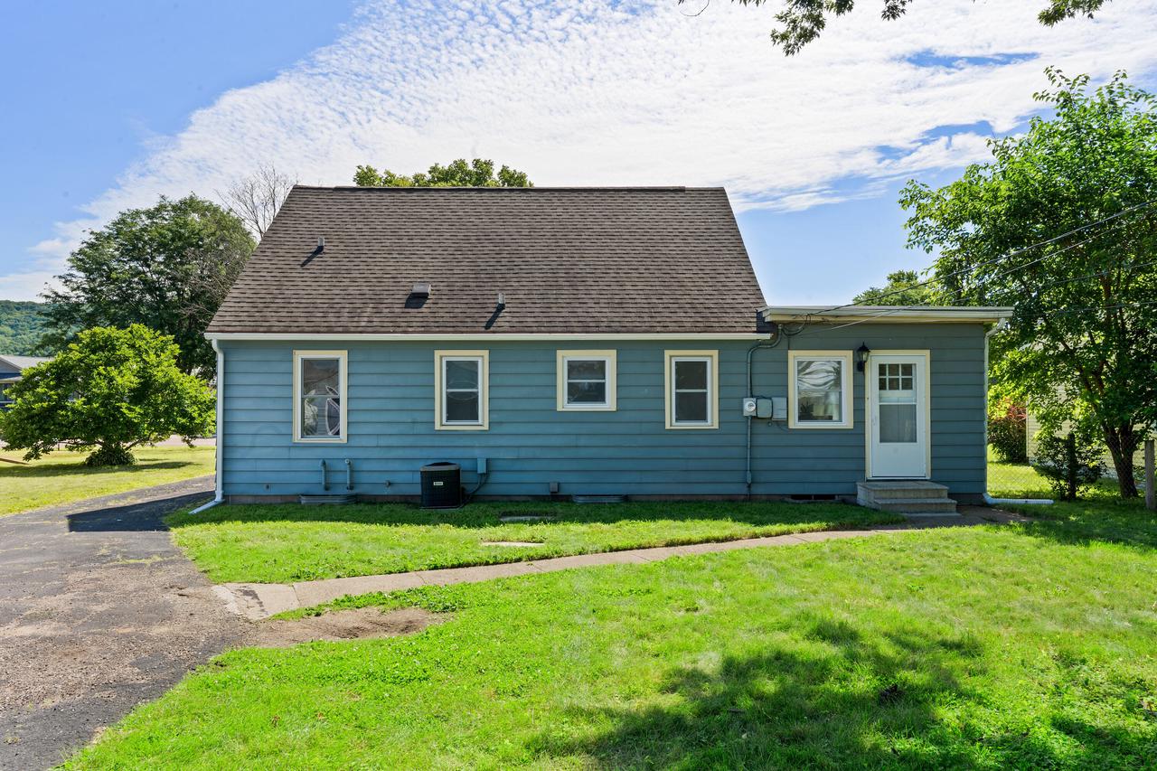 1920 Losey BOULEVARD SOUTH South