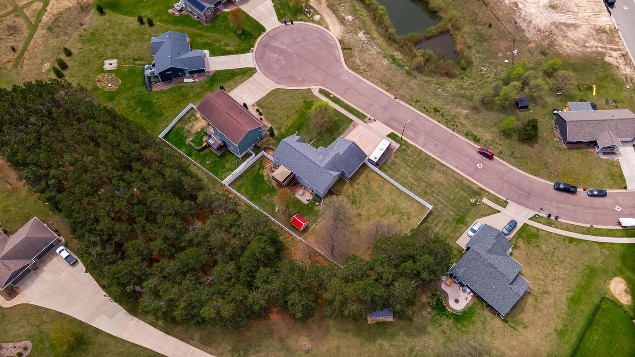 1061 Hanson PLACE SOUTH South