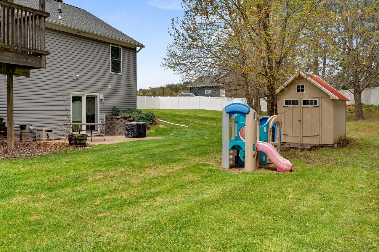 1061 Hanson PLACE SOUTH South