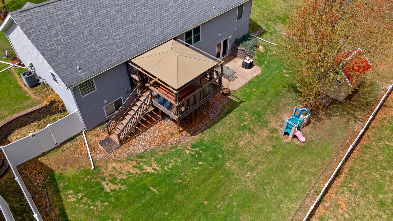 1061 Hanson PLACE SOUTH South