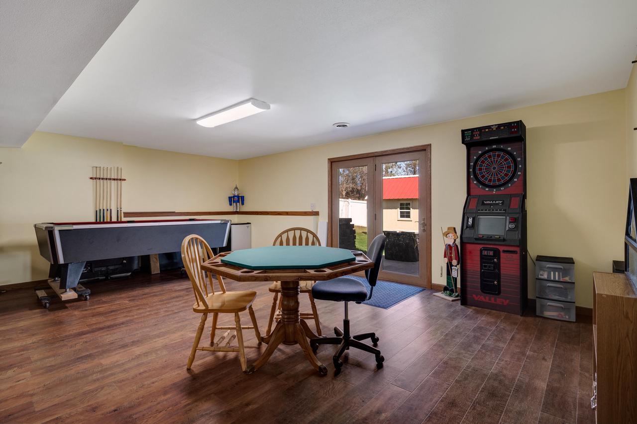 1061 Hanson PLACE SOUTH South