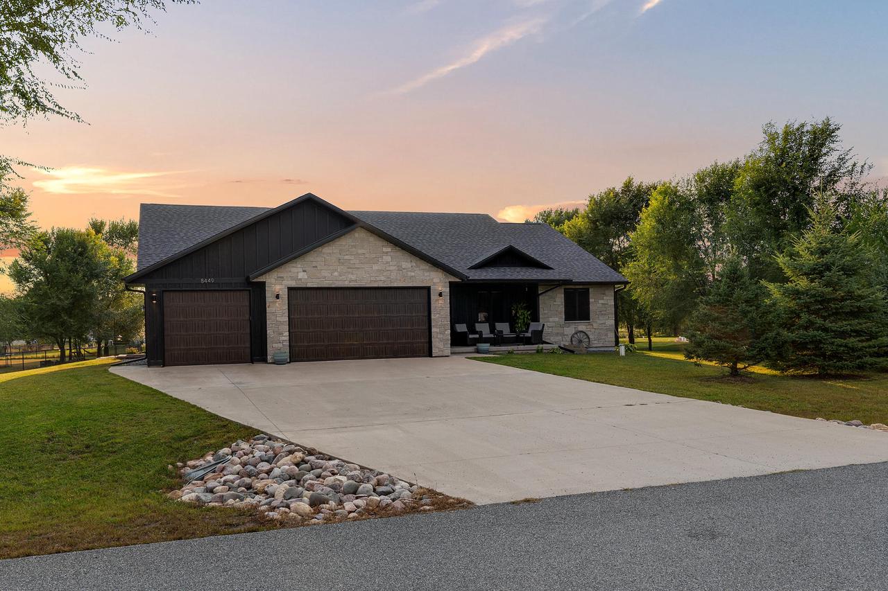 N8449 Ducke DRIVE