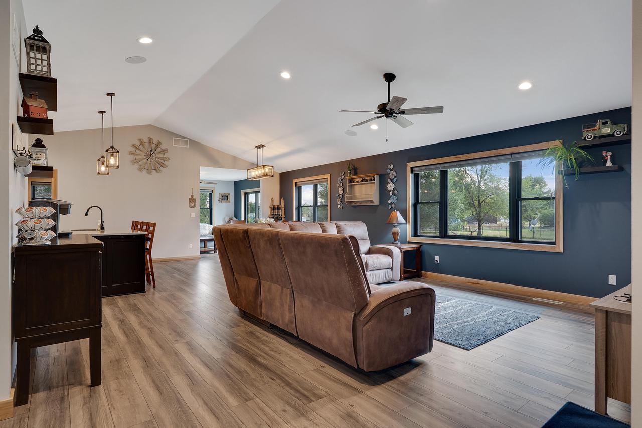 N8449 Ducke DRIVE