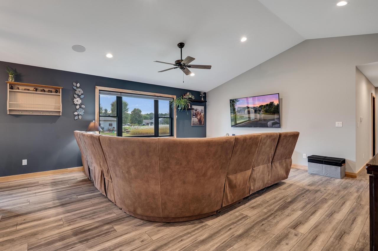 N8449 Ducke DRIVE