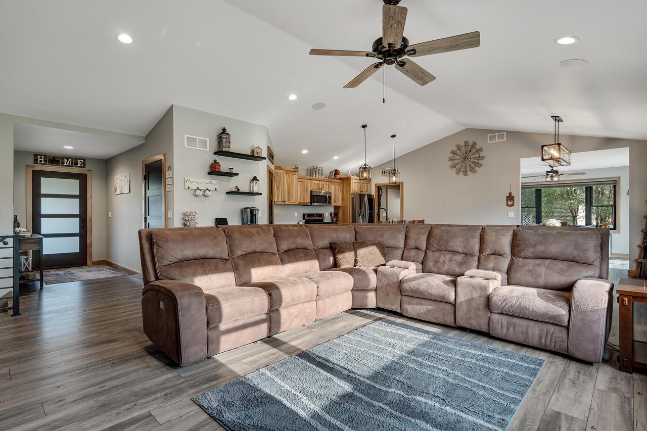 N8449 Ducke DRIVE