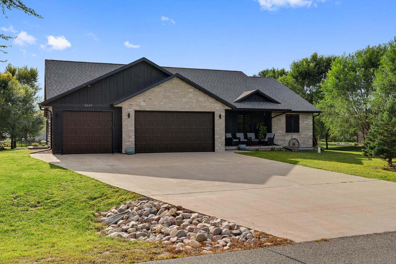 N8449 Ducke DRIVE