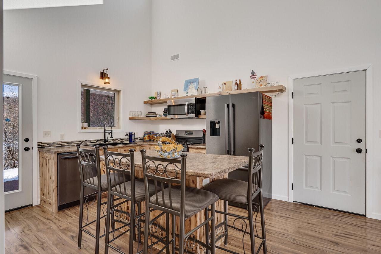 30710 Oakland ROAD