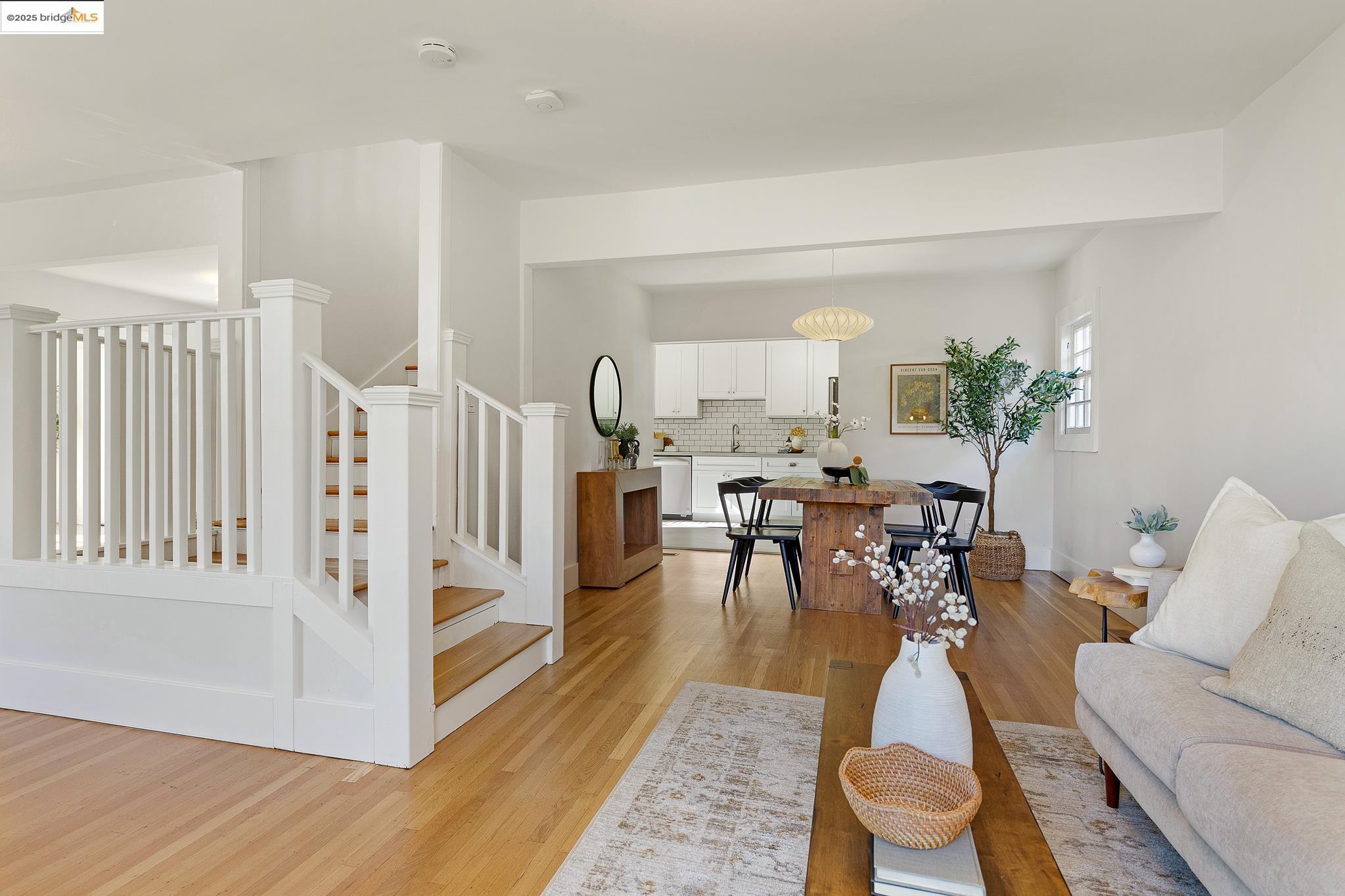 495 Jean St