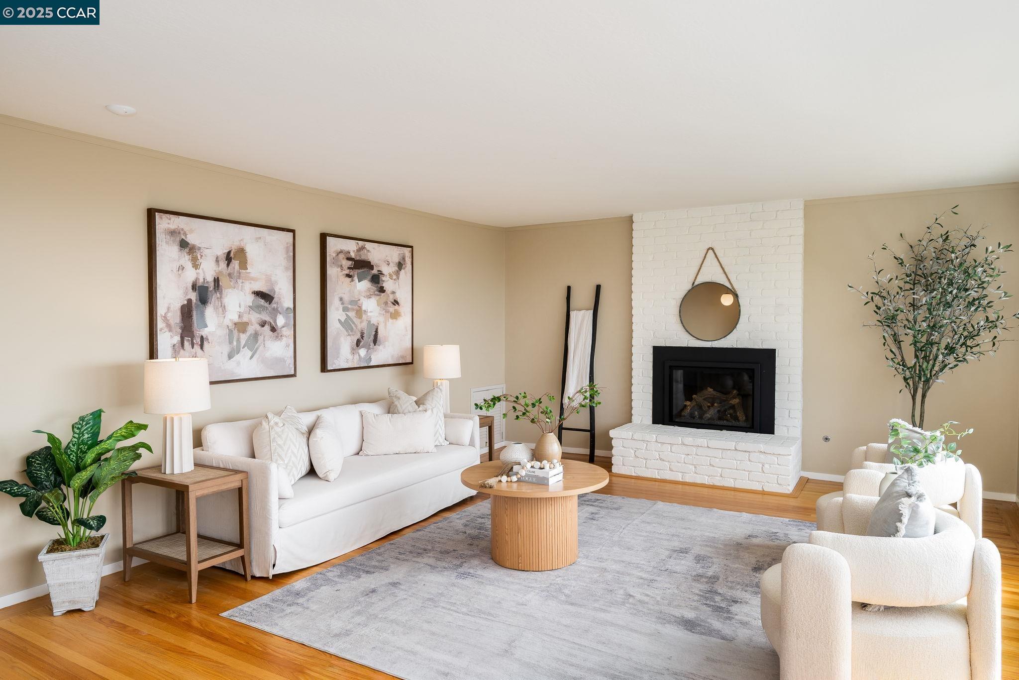 353 Crestmont Dr