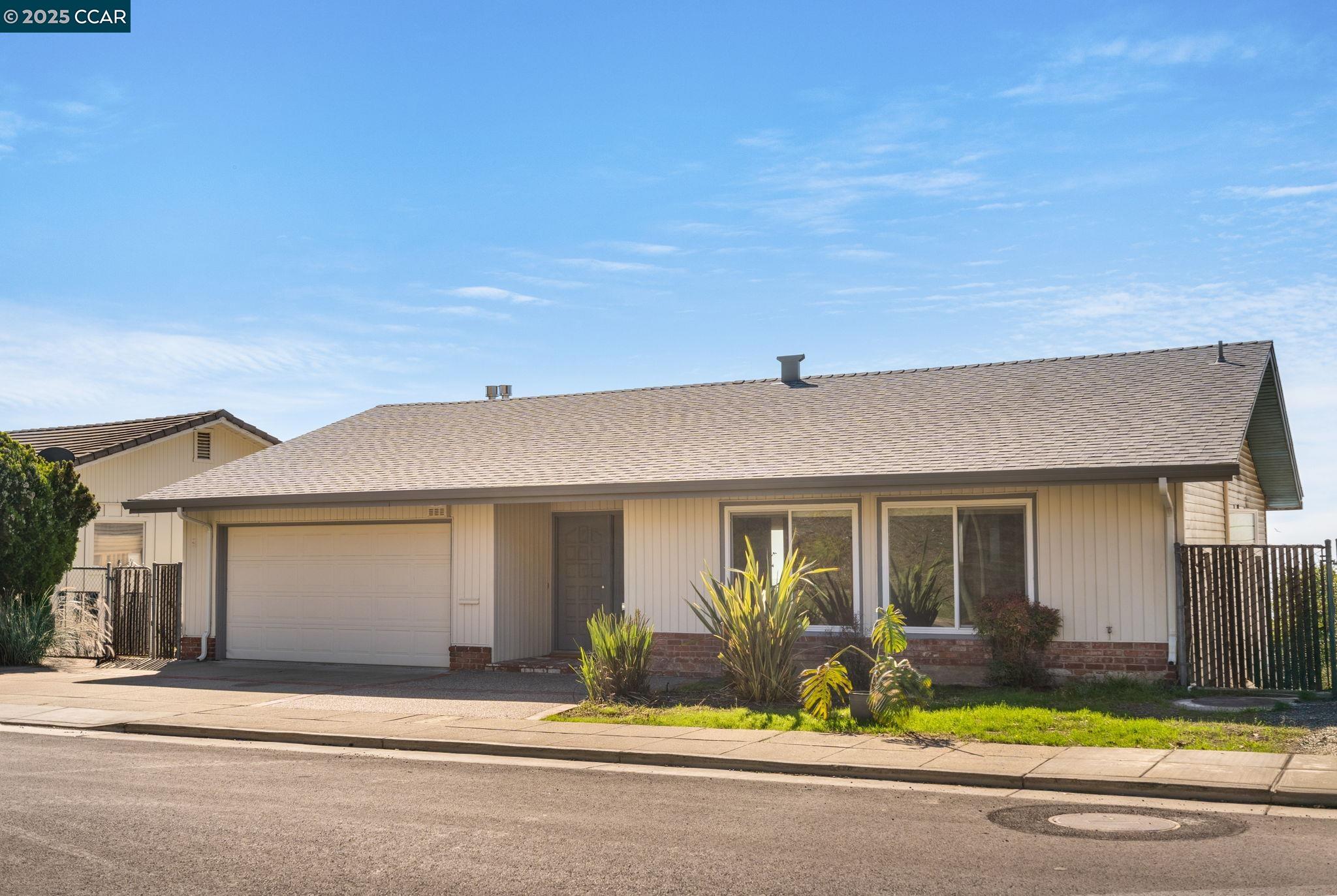 353 Crestmont Dr