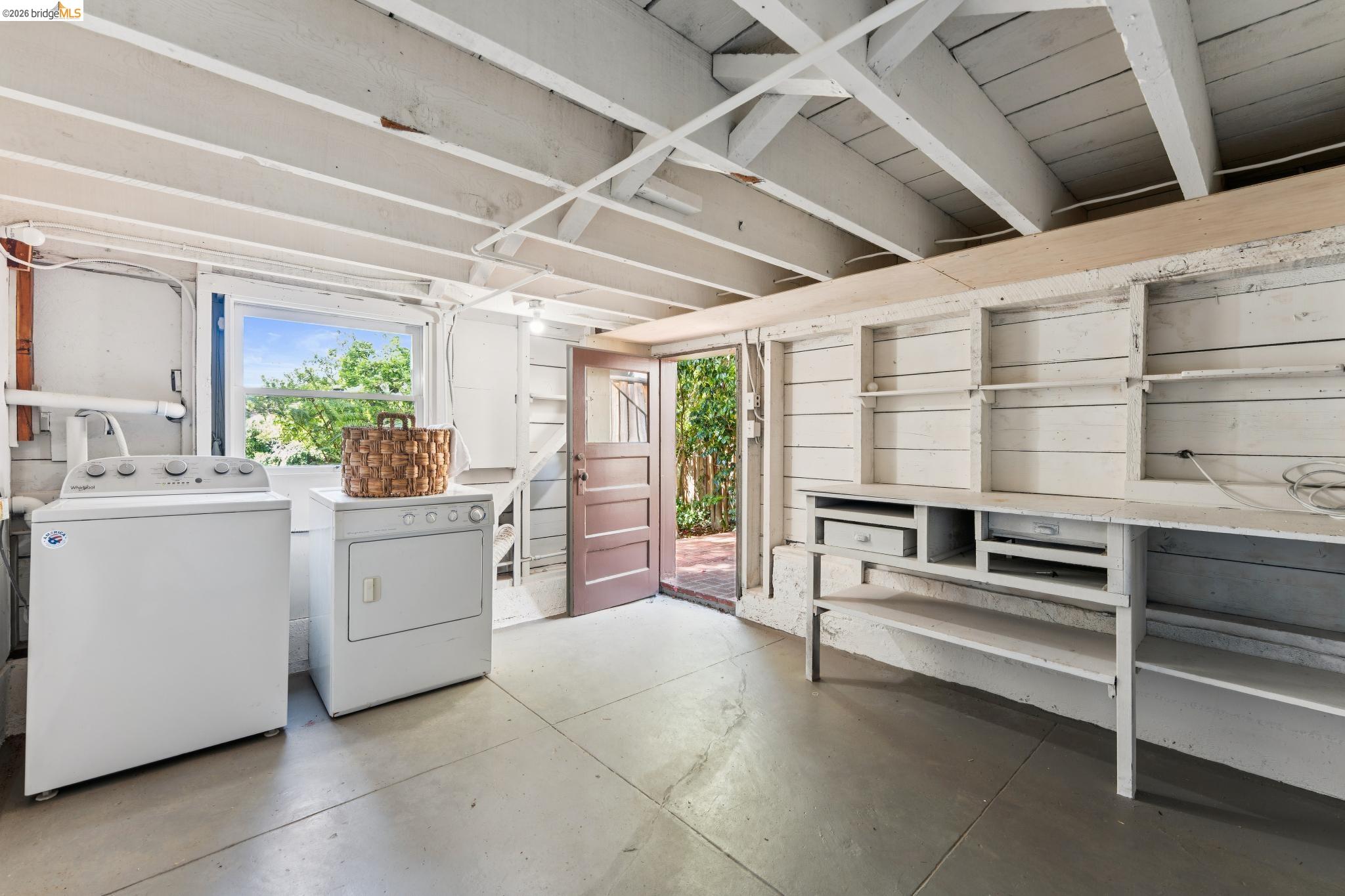 2615 La Cuesta Ave
