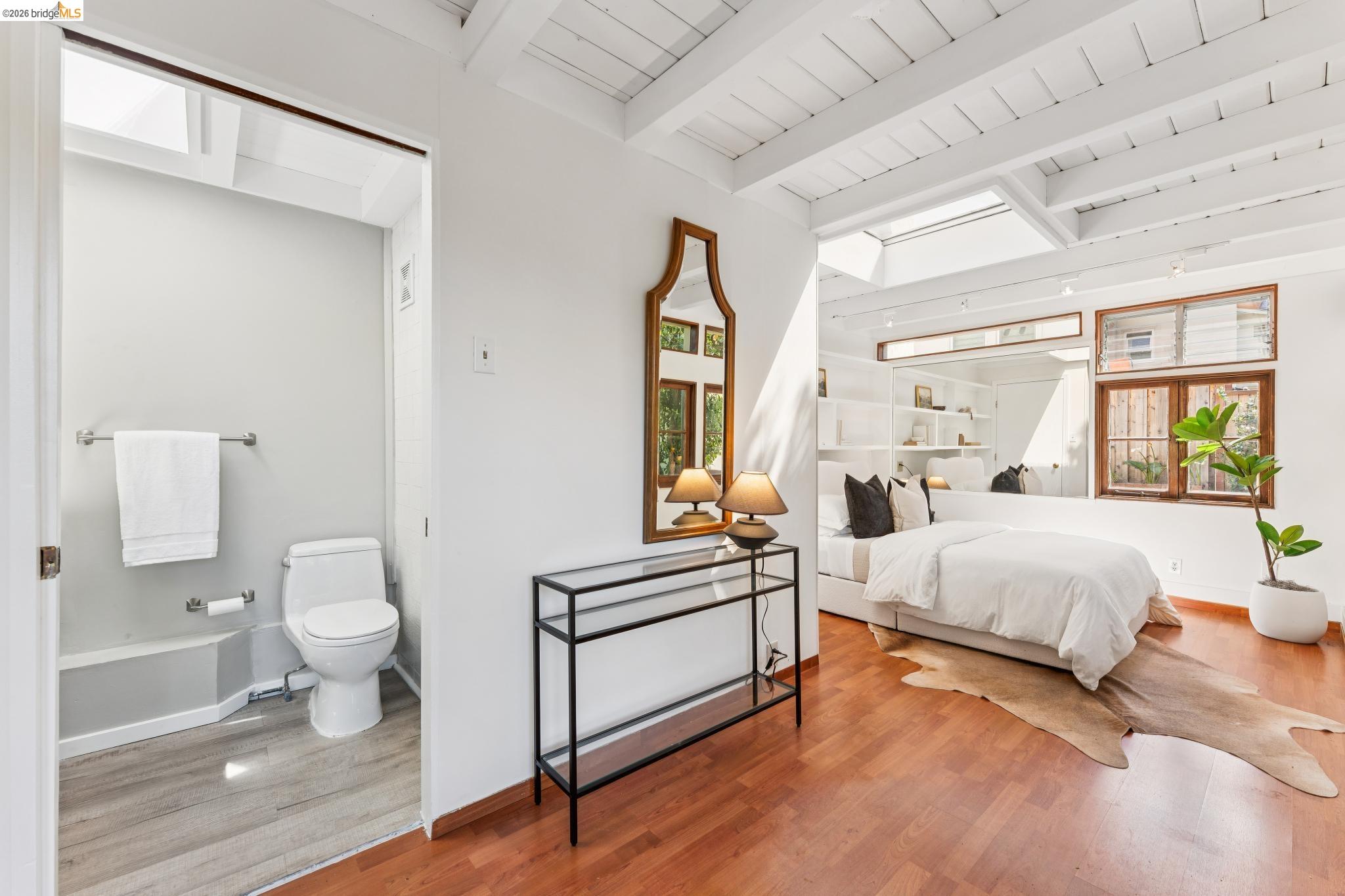 2615 La Cuesta Ave