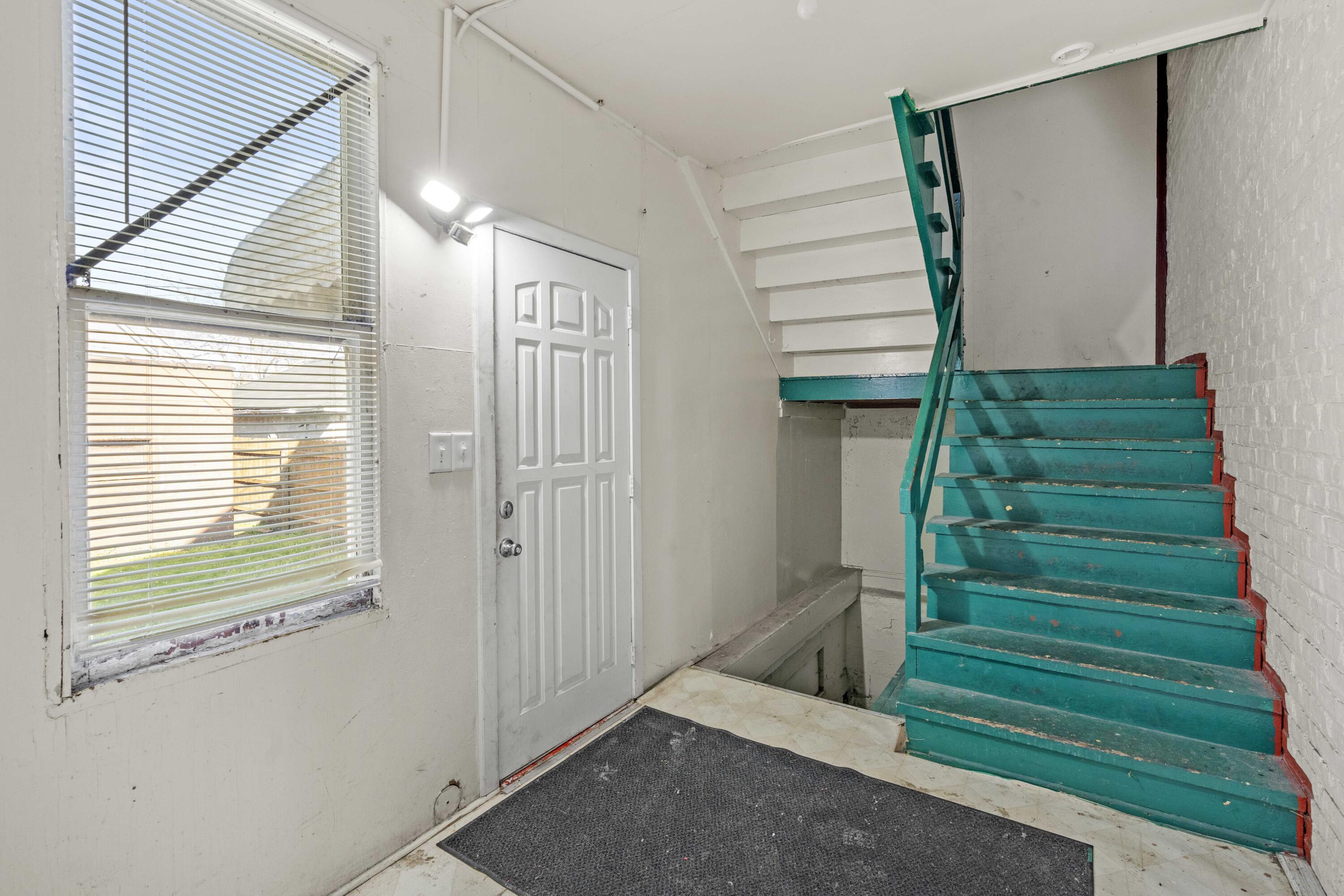 3936 Pulaski Street