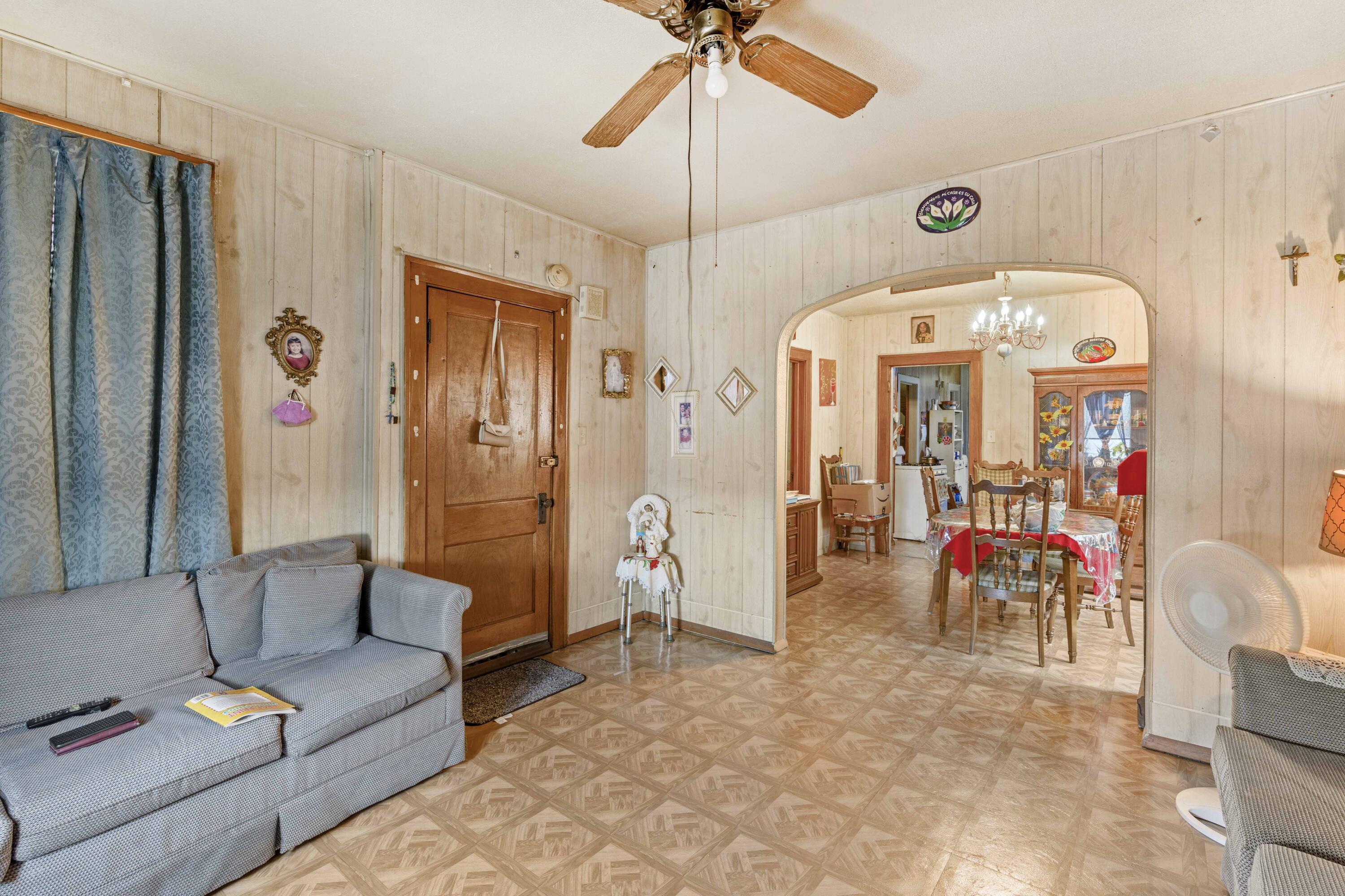 4025 Pulaski Street