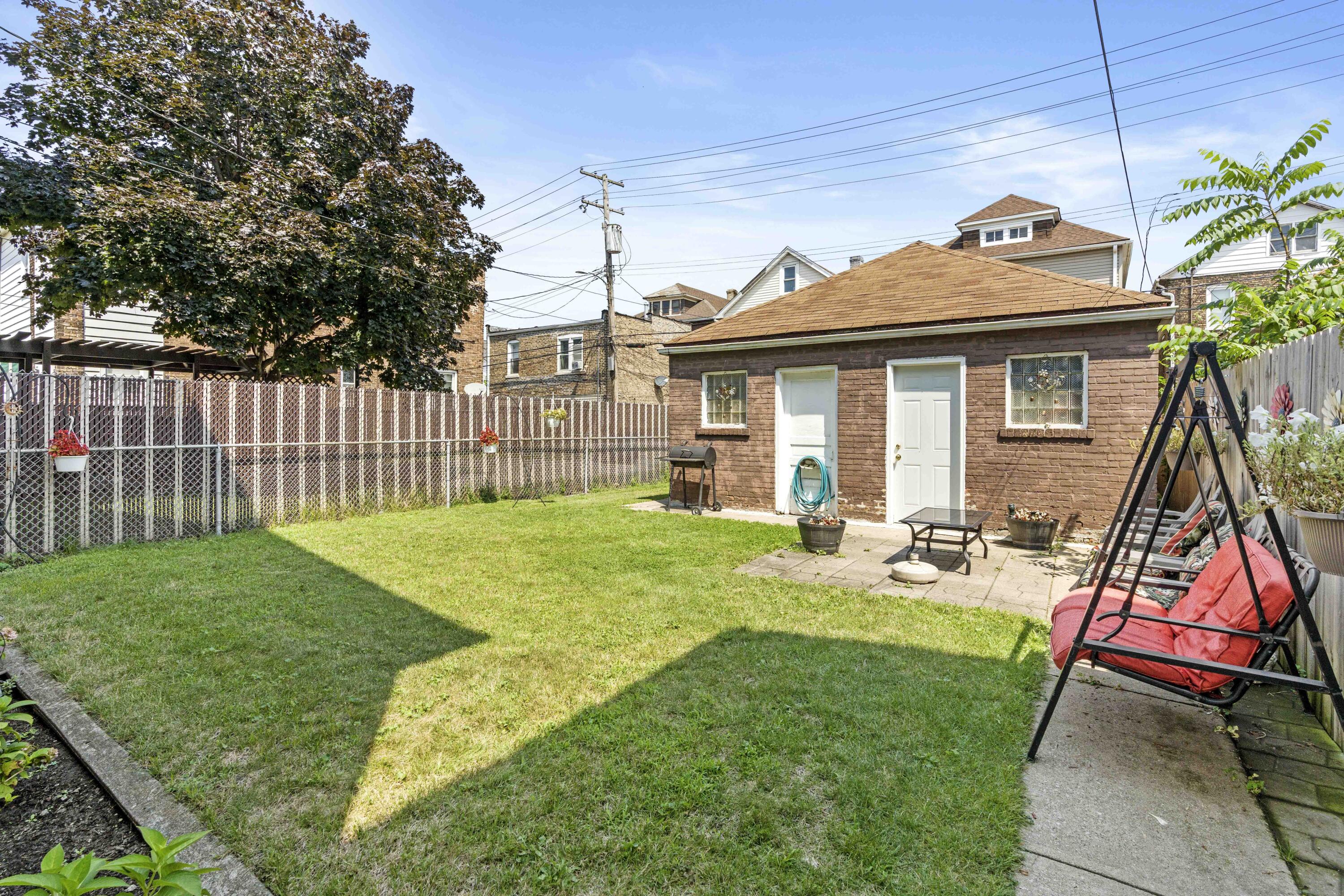 4025 Pulaski Street